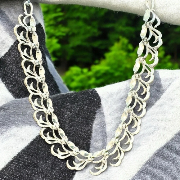 Vintage 1950’s Coro Silver Tone Choker Necklace 17” - Picture 6 of 6
